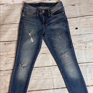 Rock & Republic distressed skinny Jean size 4